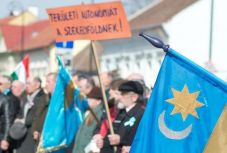 FRISSÍTVE – Nemzeti régiók: az SZNT szerint még nem folytatódhat az aláírásgyűjtés