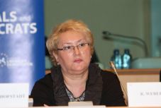 Hétfőn kezdeményezni fogja a PNL a Nép Ügyvédje leváltását