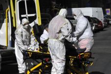 Tömeges fertőzés egy német húsüzemben: 650 romániai vendégmunkás kapta el a vírust