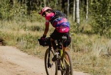 Megdőlt a kerékpáros Everest-mászás rekordja