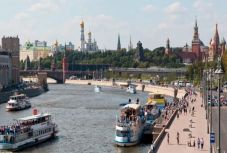 Koronavírus: Moszkvában nyitnak az éttermek és az uszodák