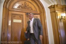 Korrupciógyanúba keveredett elnöke lett a parlamenti SRI-bizottságnak