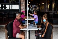 Egyre több amerikai úgy érzi, hogy eltúlozzák a járványt