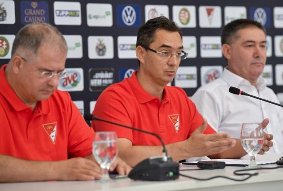 A debreceni önkormányzat átveszi a DVSC-t