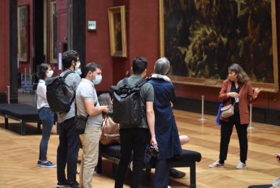 Hétfőtől újra látogatható a párizsi Louvre