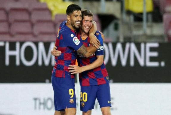 Nem kegyelmezett a városi riválisnak az aranyra hajtó FC Barcelona