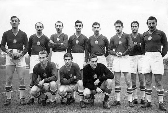 Az Aranycsapat három játékosára és az 1954-es berni vb-döntőre emlékeztek