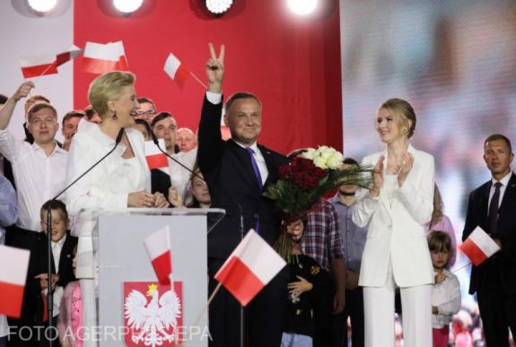 Újabb mandátumot nyert Andrzej Duda lengyel államfő