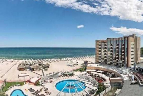 A tárcavezető szerint lehet hozzáférhető áron szállást találni a román tengerparton