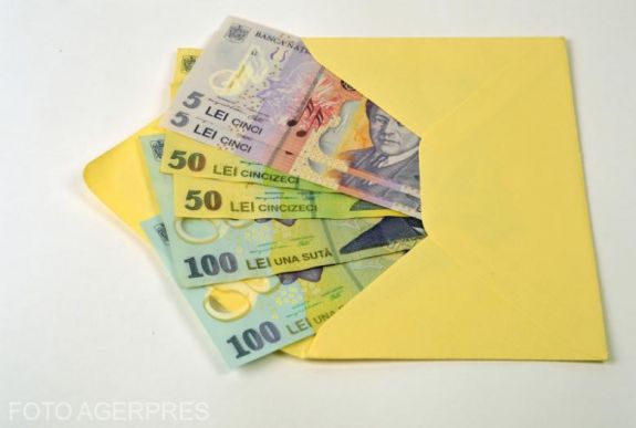 Alkotmányos a kormányt a gyerekpénz megduplázására kötelező törvény