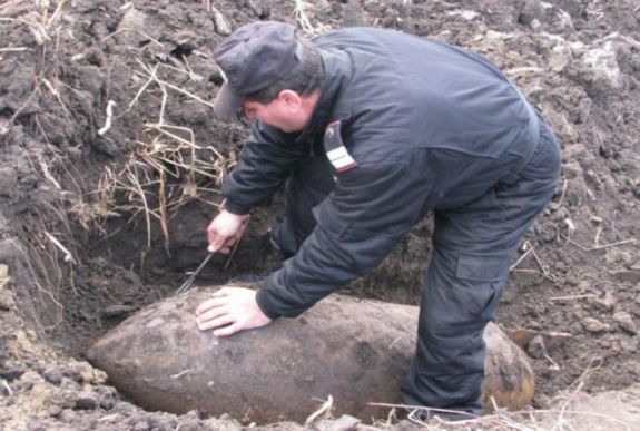 Több száz embert evakuáltak Ploieşti-en, hogy elszállítsanak egy második világháborús bombát