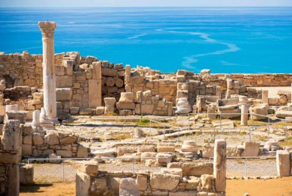 Ciprus is nehezített a beutazási feltételeken