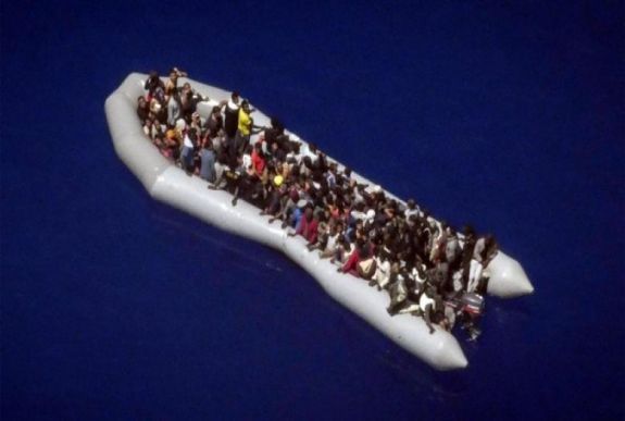 Már majdnem ezer illegális menekült van Lampedusa szigeten