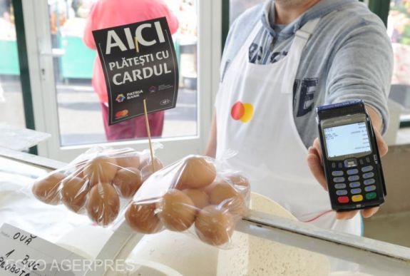 Március végéig ennyi bankkártyát adtak ki Romániában