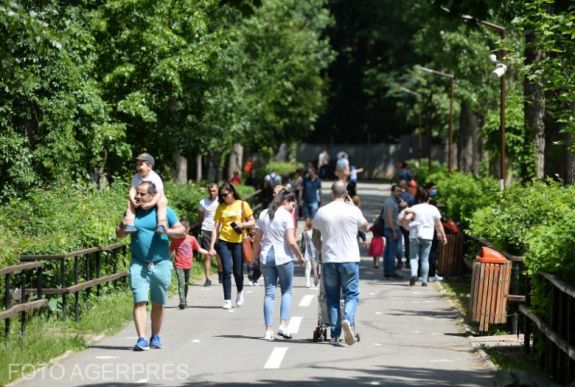 Újabb romániai megyében teszik kötelezővé a köztéri maszkviselést