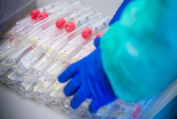 Május óta nem látott mértékre emelkedett Németországban a fertőzöttek napi száma
