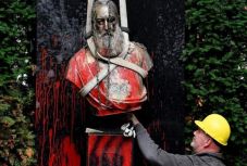 A gyarmatosító uralkodó, II. Lipót szobrait távolították el Belgiumban