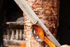 Gyrosvágó-késsel csapott a reklamáló kliens fejére 