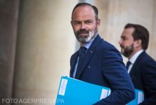 Lemondott a francia kormány