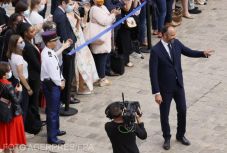 Vizsgálat indul a távozó francia kormányfő és a volt egészségügyi miniszter ellen