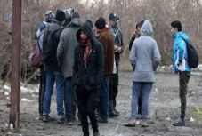 Illegális menekülteket szállító furgon szenvedett balesetet Észak-Macedóniában