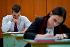 Közzétették a pótérettségi menetrendjét