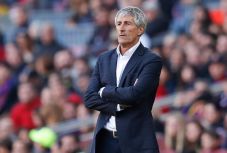 Enrique Setién marad az FC Barcelona vezetőedzője