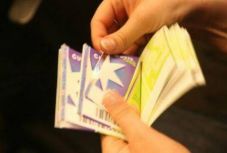 Ebédjegyet kapnak a szociális nyugdíjra jogosult személyek