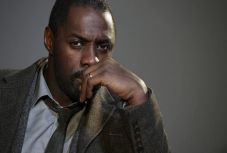 Idris Elba nem ért egyet a rasszista filmek cenzúrázásával