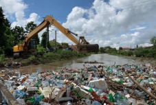 Vízügyi hatóság: az önkormányzatoknak meg kell tisztítaniuk a vízpartokat és a medreket