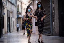 Franciaországban több száz koronavírus járványgóc van