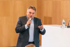 Véget vet az „összevissza beszélésnek” a pozitívan újrateszteltek jelentése László Attila szerint