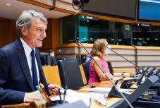 Az Európai Parlament kilátásba helyezte, hogy nem hagyja jóvá a hosszú távú EU-költségvetés tervezetét