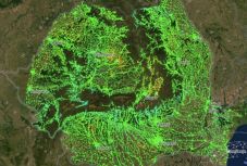 Műholdfelvételek mutatják: fokozatosan süllyednek az ország egyes területei