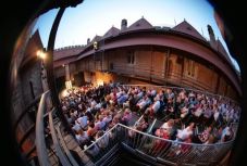 Visky András Pornó című darabjával kezdődik az Erdélyi Hét a Gyulai Várszínházban