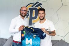 Román válogatott labdarúgót igazolt a Puskás Akadémia