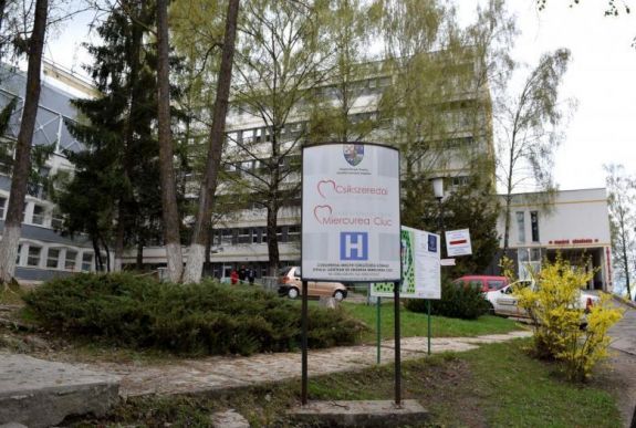 Tesztelik a szabadságról visszatérő alkalmazottakat a csíkszeredai kórházban