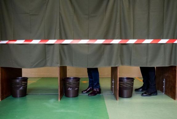 FRISSÍTVE – Ezeket az óvintézkedéseket vezetné be a kormány a választásokra