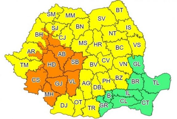 Másodfokú viharriasztás van vasárnap reggelig több erdélyi megyében