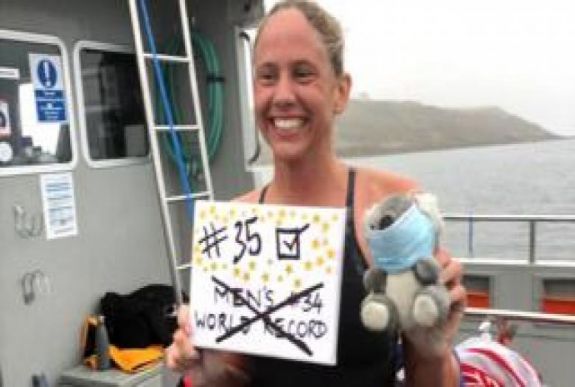 Megdöntötte a férfiak rekordját a La Manche átúszásában egy ausztrál nő