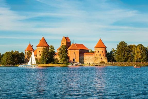 Koronavírus: Litvániában negatív teszttel is karanténba kerülnek a román állampolgárok