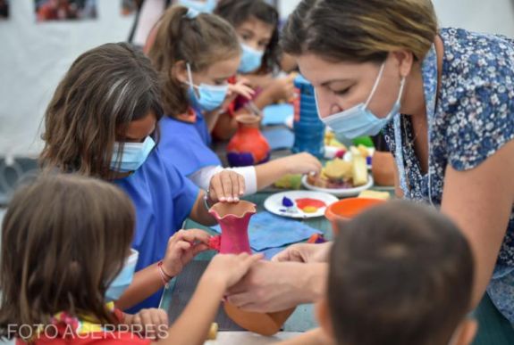 Eldőlt: már csak az államfőn múlik a gyerekpénz megduplázása