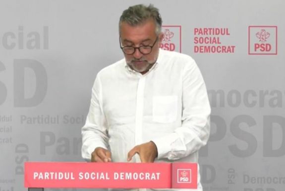 Nyitva hagyott mikrofonok előtt gyalázta az újságírókat a PSD szóvivője