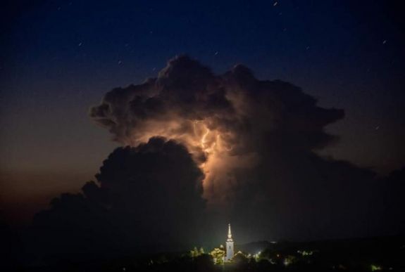 Másodfokú viharriadó van: „nagyidő” készülődik Székelyföldön
