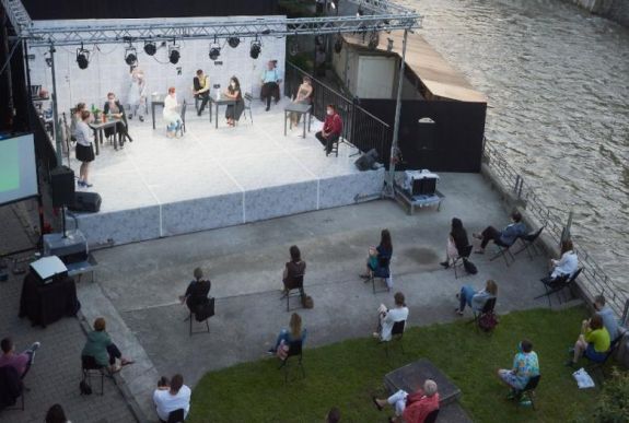 Három forgatókönyvet javasolnak a mozik és a színházak megnyitására