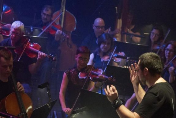 Az Emmy-díjas Edvin Marton és a kolozsvári opera szimfonikus rockműsora turnézik Erdélyben