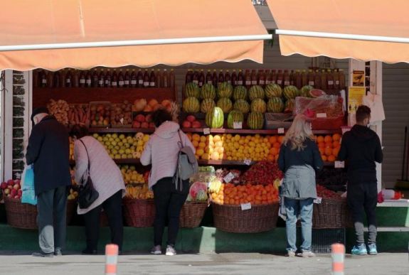 Hat év alatt elárasztotta Romániát a külföldről behozott hús, zöldség és gyümölcs