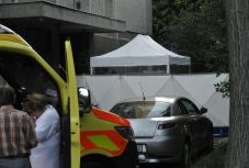 Babakocsit toló nőre zuhant egy ablakból kiugró férfi Budapesten