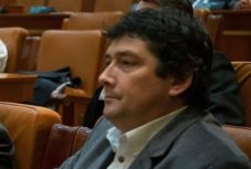 Pornográf tartalmat osztottak meg Kulcsár-Terza József nevében egy WhatsApp-csoportban