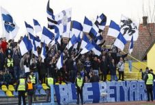 Kikezdte a szerbiai sajtó a Topolya magyar szurkolóit